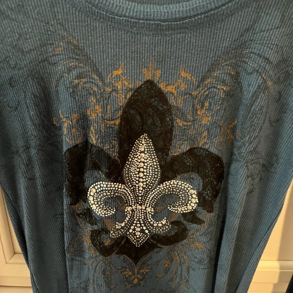 Miss Me long sleeve ribbed t-shirt with embellishments. Size large. - Picture 2 of 3